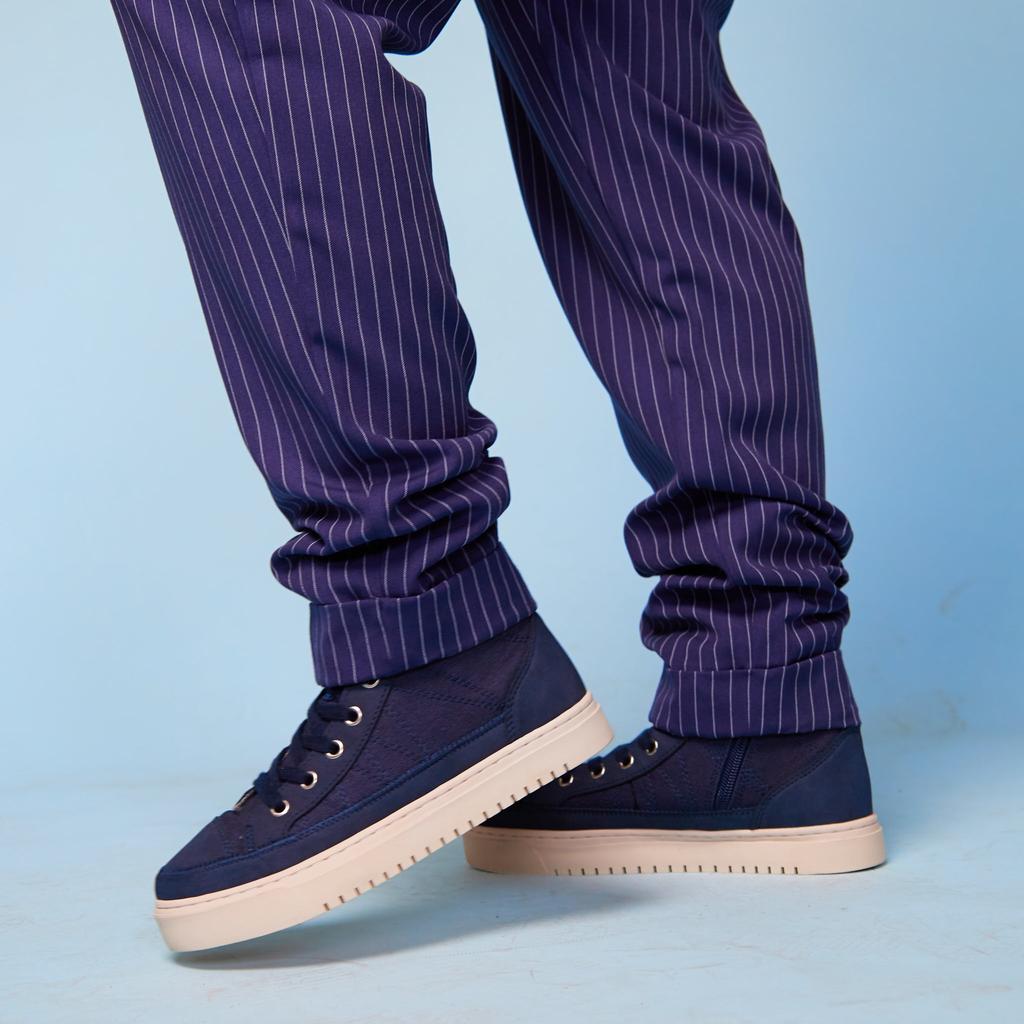 Close-up of the fabric of Tripp Pants – designed for comfort and flexibility.