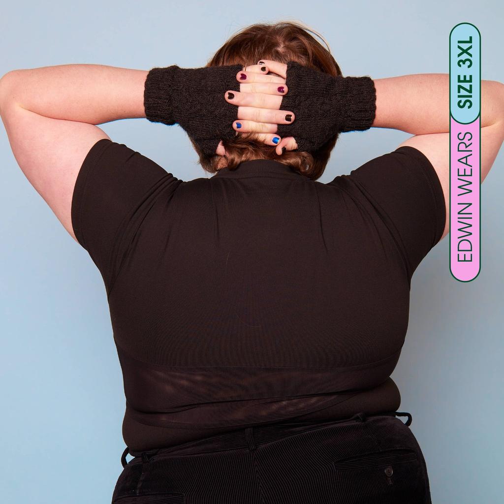 Edwin wears size 3XL Compression T-Shirt - back view breathable panel